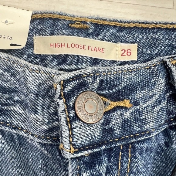 NEW Levi's Women High Rise Loose Flare Leg Blue Jeans Size 26 X 32 - Picture 7 of 16